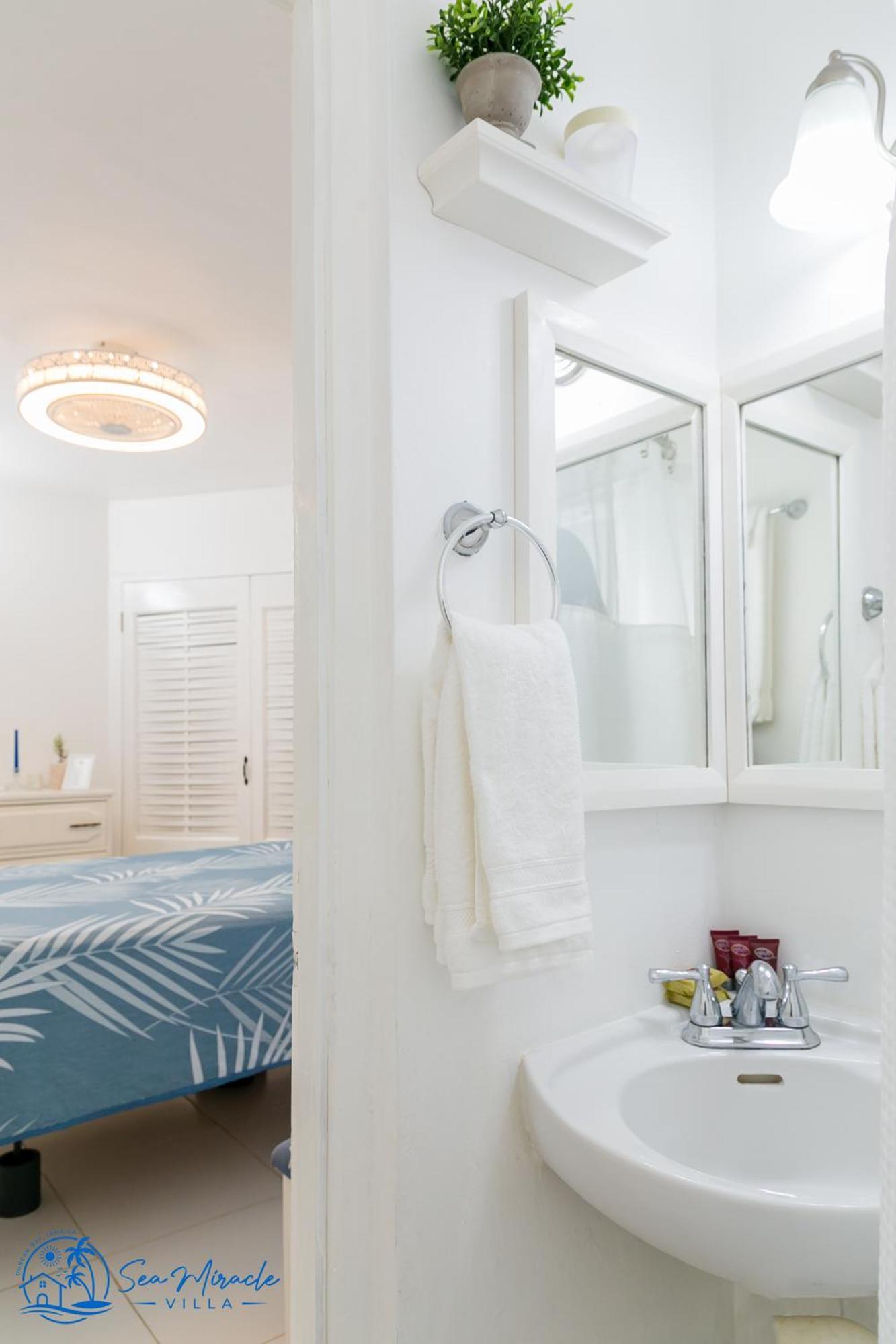 Sea Miracle Villa/Beach Cottage Silver Sands Екстер'єр фото