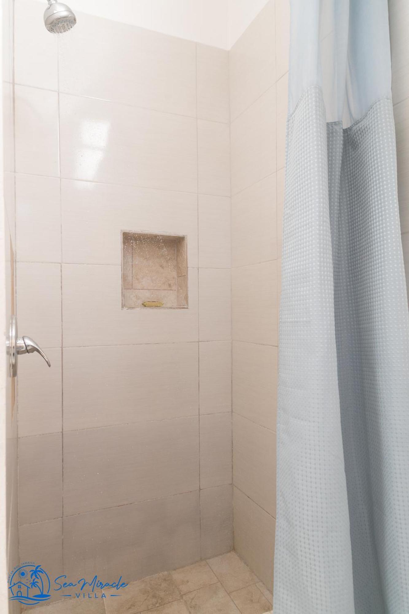 Sea Miracle Villa/Beach Cottage Silver Sands Екстер'єр фото