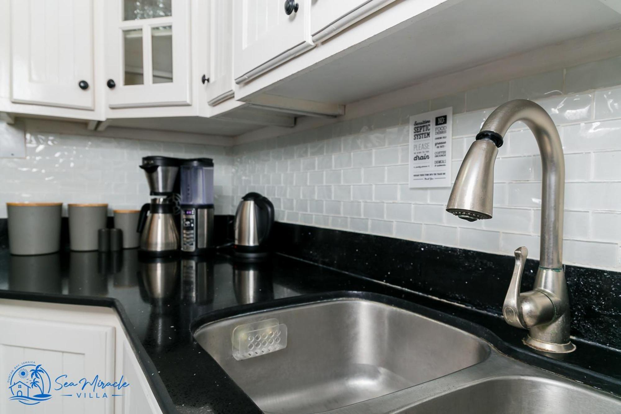 Sea Miracle Villa/Beach Cottage Silver Sands Екстер'єр фото
