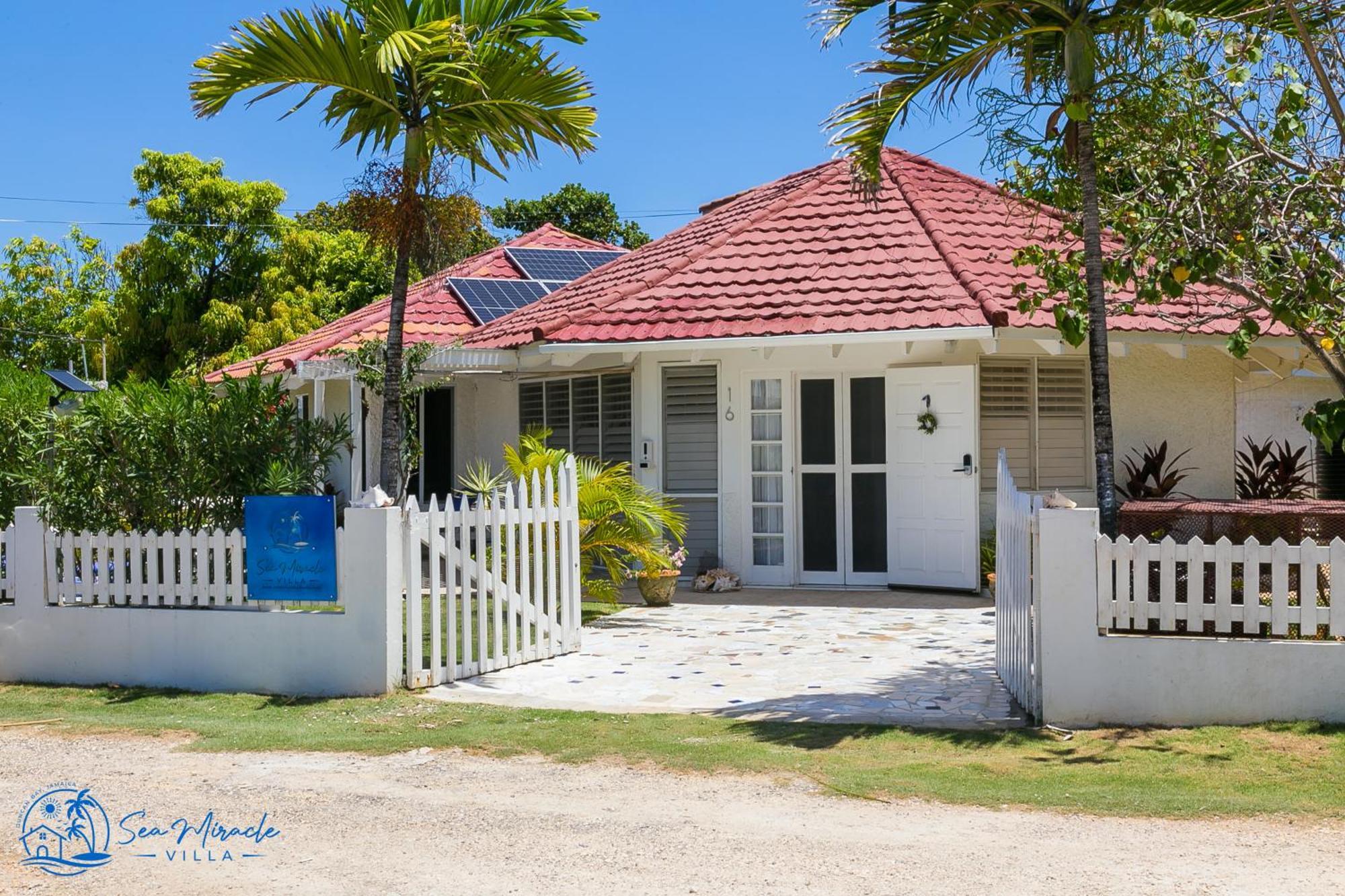 Sea Miracle Villa/Beach Cottage Silver Sands Екстер'єр фото